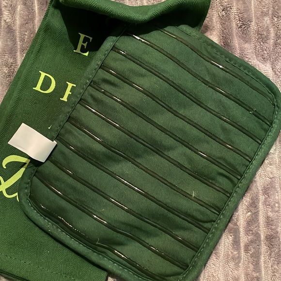 St Patrick’s Day Dish Towel and Pot Holder - Picture 3 of 3